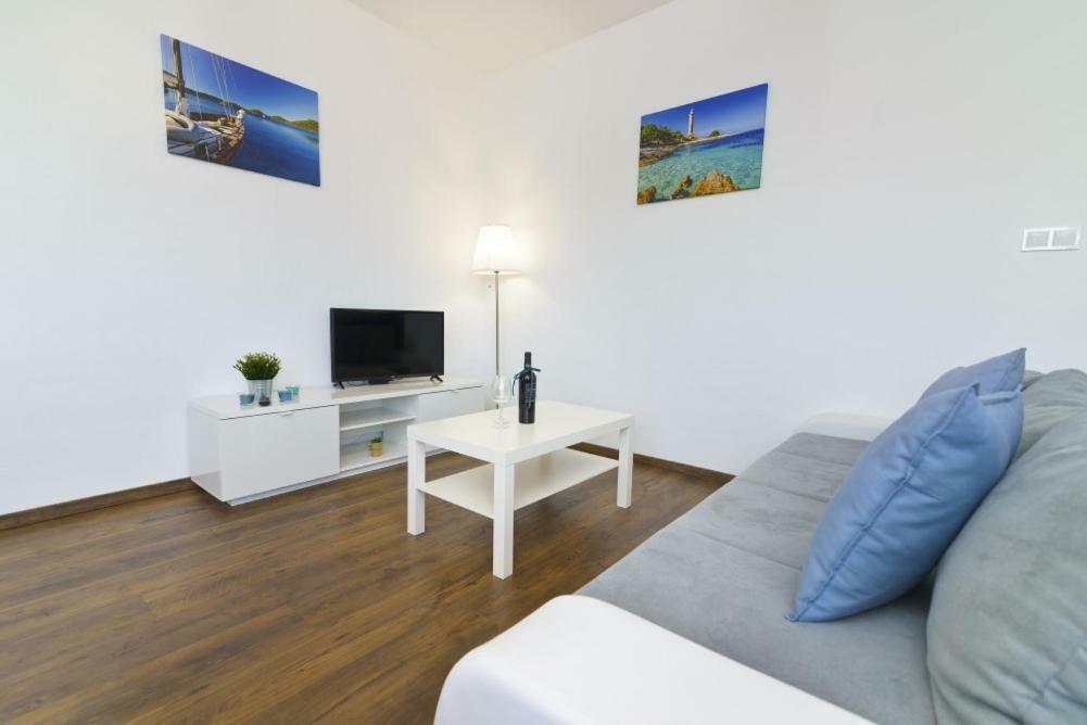 Apartment Dragana, Jezera, Island Murter Экстерьер фото