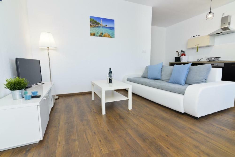 Apartment Dragana, Jezera, Island Murter Экстерьер фото