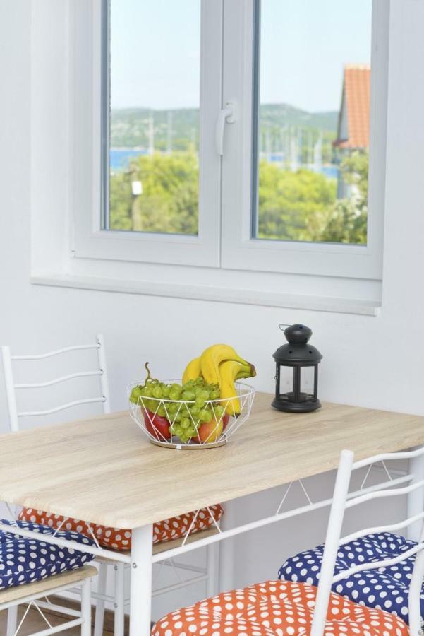 Apartment Dragana, Jezera, Island Murter Экстерьер фото