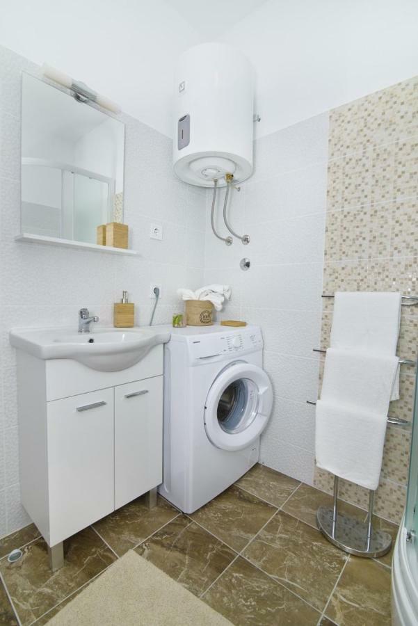 Apartment Dragana, Jezera, Island Murter Экстерьер фото